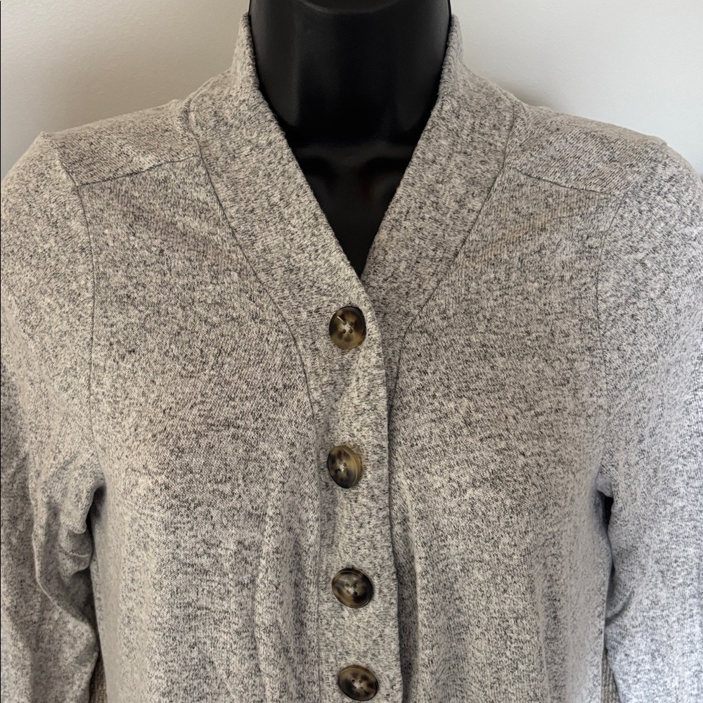Market & Spruce Women’s Heather Gray Button-Up size M - Picture 2 of 5